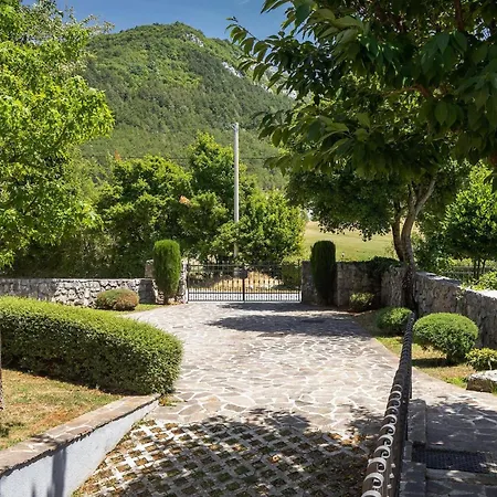 Maria Hébergement de vacances Lupoglav (Istria)